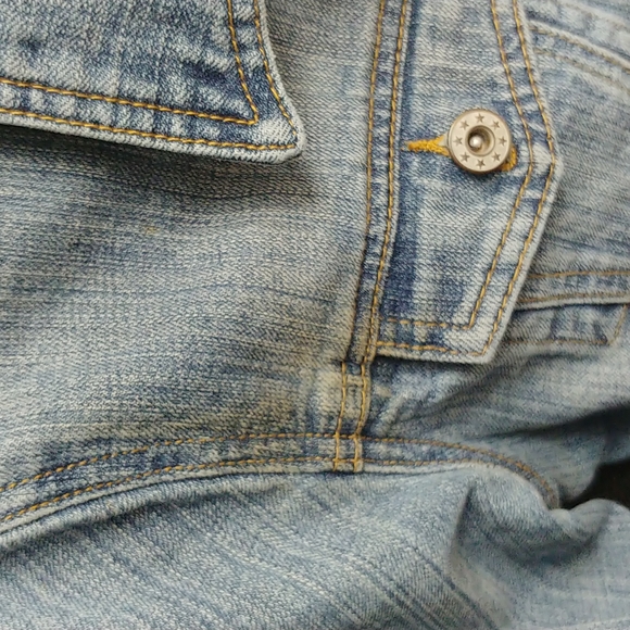 Cropped Jean Jacket - Picture 7 of 9